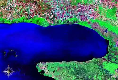 Ensenada de la Broa (en) et péninsule de Zapata au sud-est