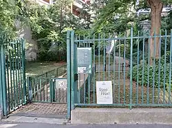 Entrée du square Eugénie-Cotton.