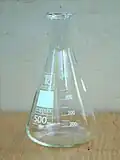 Fiole erlenmeyer de 500&nbsp;mL.