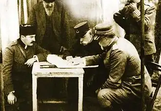 Avec Essad Pacha et Petitti di Roreto en 1916.