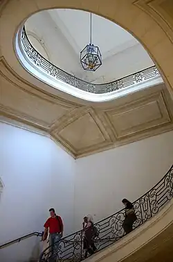 Escalier de la bibliothèque actuelle.