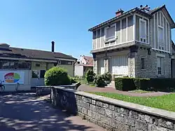 Bâtiments de l'Espace Jean-Roger Caussimon