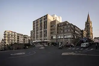 Description de cette image, également commentée ci-après