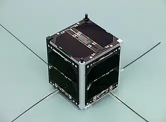 Picosatellite : FUNcube-1 (en).