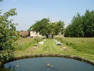 La façade sud du Château vue du parc.
