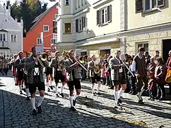 Fanfare de Dingolfing en 2008 - troupe de musiciens dans la rue