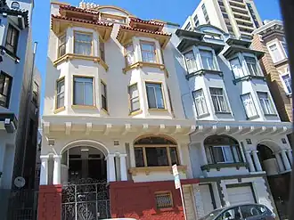 Maisons victoriennes avec fenêtres arquées à San Francisco en 2013.