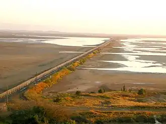 Clôture ouest (sol américain à droite, sol cubain à gauche)