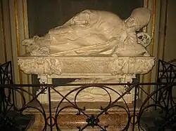 Gisant et transi de Ferry Carondelet dans la cathédrale Saint-Jean de Besançon.