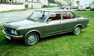 Une Fiat 132 première série