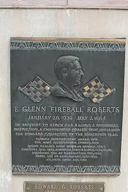 Description de l'image FireballRobertsGraveSitePlaque.jpg.