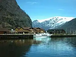 Le port de Flåm.