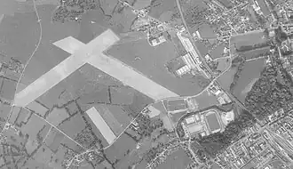 Aérodrome de Flers le 22 septembre 1966 avec ses deux pistes en herbe.