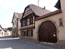 Ferme (XVIIIe-XIXe),6 place de l'Église.