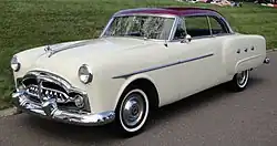 Packard 250 Mayfair à toit rigide de 1952.