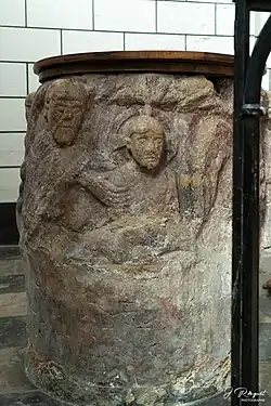 Les fonts baptismaux de l'église Saint-Martin de Samer, XIIe&nbsp;siècle.