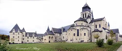 Vue de jour des bâtiments de l'Abbaye de Fontevraud
