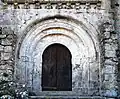 Porche de l'église Sainte-Léocadie.