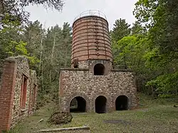 Ancien four à griller, site minier du Salver.