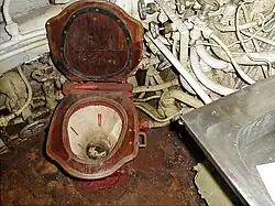 Toilette dans un submersible russe classe Foxtrot.