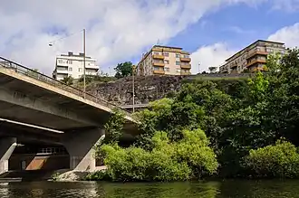 Fredhällsbron et Fredhällsklippan.