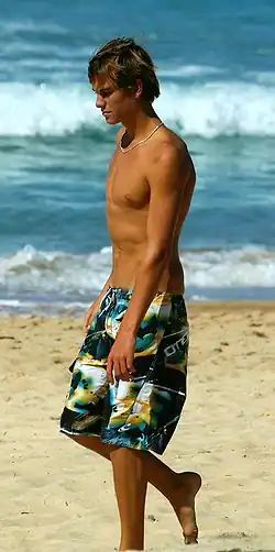 Le freeball sagging est couramment pratiqué à la plage.