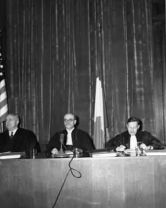 Parker, Donnedieu de Vabres et Falco.