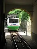 Le funiculaire arrivant à la station de Petraio-Via Palizzi.