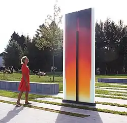 Sculpture monumentale fusion, sur le parvis du musée.