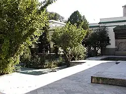 L'entrée du jardin.