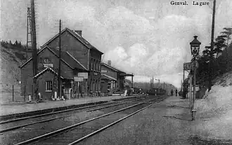 Le premier vers 1900.