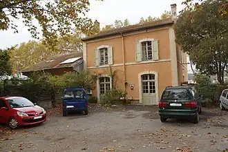 Bâtiment voyageurs.