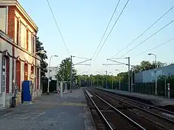 Les quais en direction de Paris.