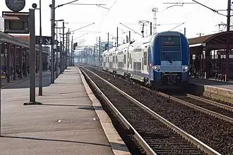 Une rame en gare de Creil.