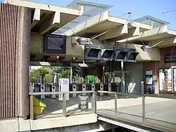 Bâtiment voyageurs côté voies.