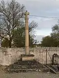 Croix près de l'église