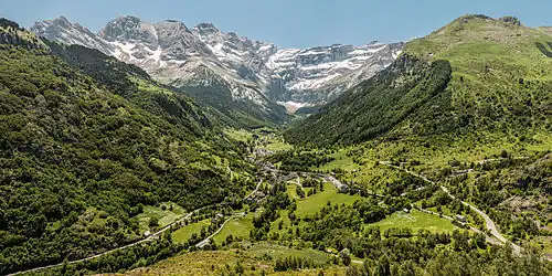 Le cirque de Gavarnie dans les Pyrénées.