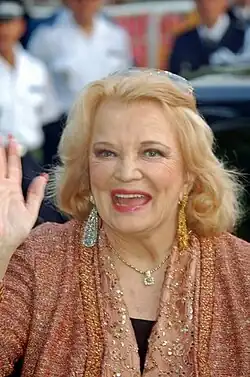 Gena Rowlands dans le rôle d'Allison Calhoun âgée.