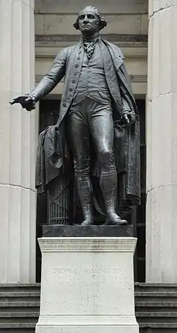 Statue de George Washington érigée devant le Federal Hall National Memorial à New York
