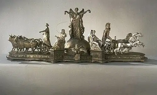 Surtout de table «&nbsp;à cent couverts&nbsp;» de Napoléon III(Musée des arts décoratifs de Paris).
