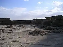 Vue de la grande cour du temple funéraire.