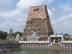Gopuram, Temple du Naṭarāja.