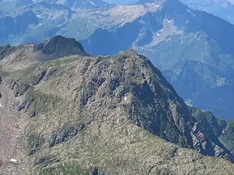 Le Grande pointe de Bizard depuis le Grand Mont au nord-est.