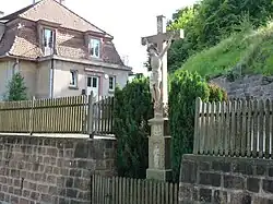 L'un des calvaires du village.