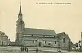 L'église et la place de l'église au début du XXe&nbsp;siècle (carte postale Mary-Rousselière).