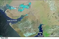 Vue satellite sur le golfe de Kutch et les régions à proximité.