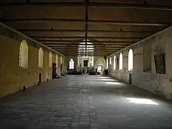 Hôtel-Dieu de Tonnerre, charpente lambrissée en chêne.