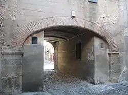 L'intérieur du porche.