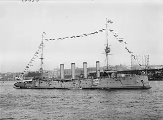 illustration de HMS Drake (1901)