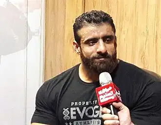 Image illustrative de l’article Hadi Choopan